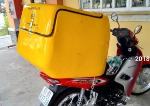 Nên mua thùng chở hàng sau xe máy loại lớn tại địa chỉ nào uy tín?  