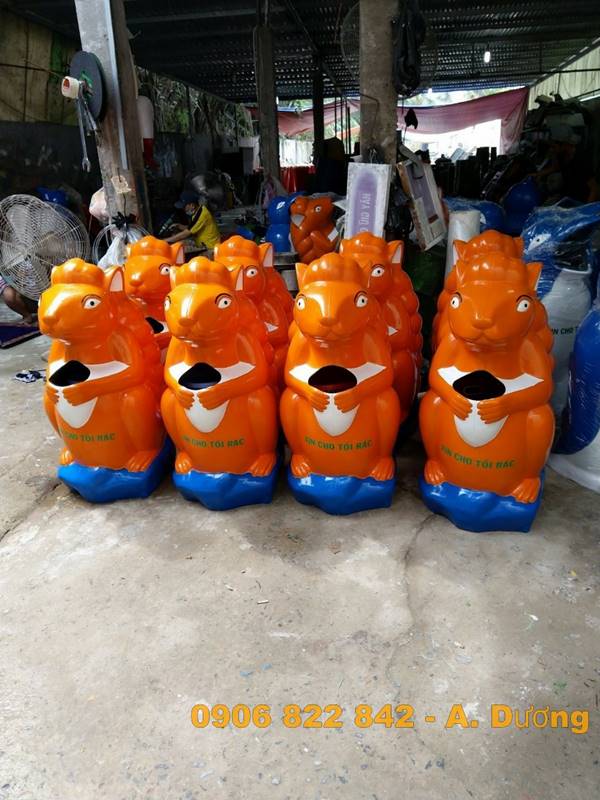 mua thùng rác nhựa hình thú