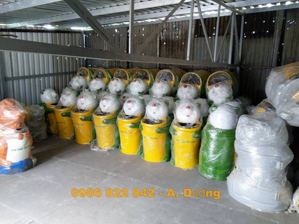 mua thùng rác nhựa hình thú