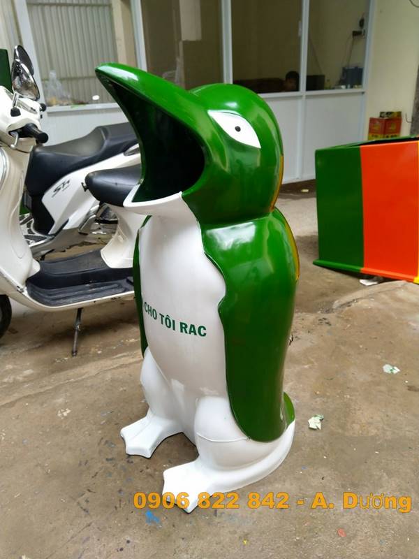 thùng rác hình con thú