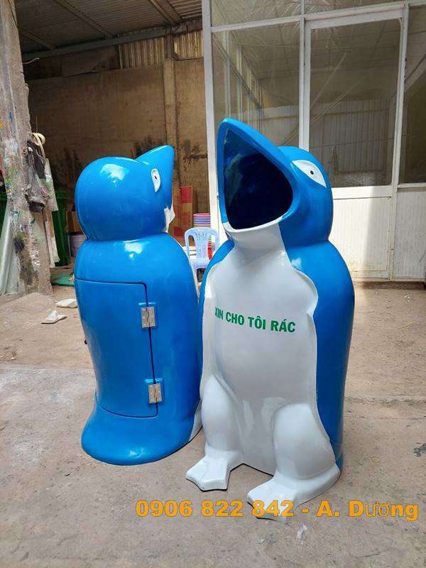 thùng rác hình con thú