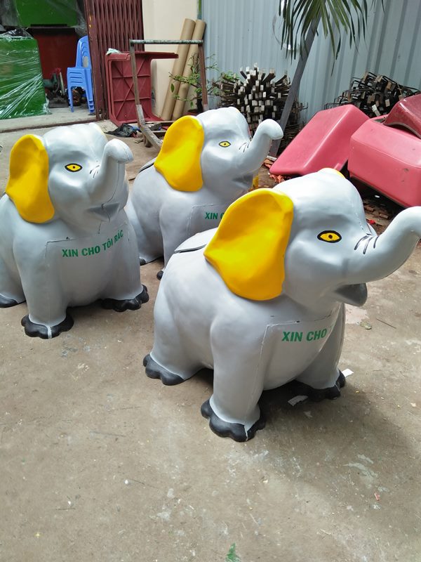 thùng rác nhựa hình con thú