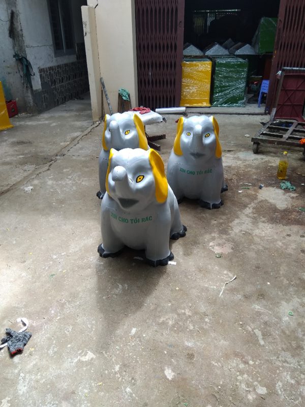 thùng rác nhựa hình con thú